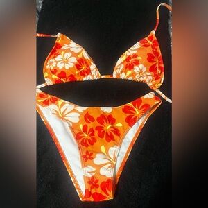 Beautiful summary three-piece swimsuit